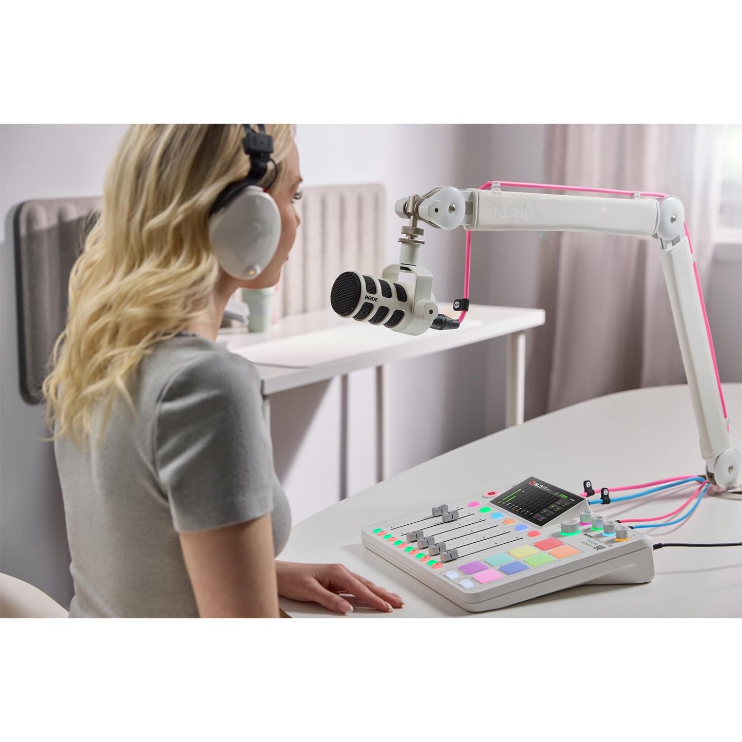 Rode Rodecaster Pro II Audio Production Studio Podcast Station Weiss